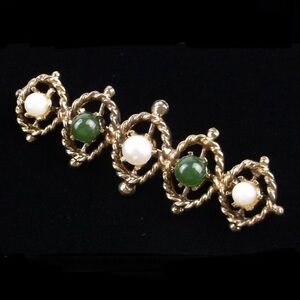 Vintage 1960s Wells Gold Over Sterling Silver Jade Pearl Brooch